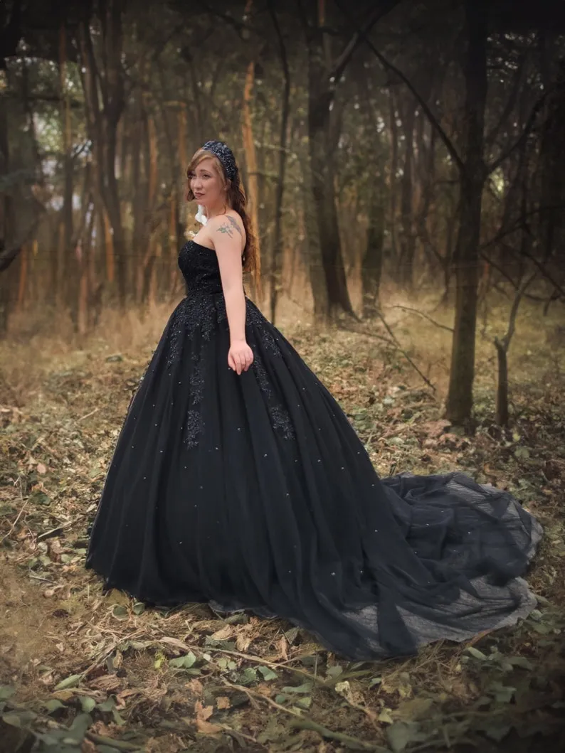 2024 New Black Crystals Appliques Tulle Sweetheart Long Wedding Dresses
