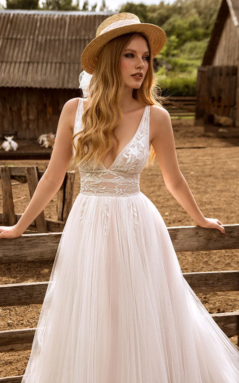 Elegant Tulle A-Line Wedding Dress with Plunging Neckline and Appliques Wedding Dress-716689
