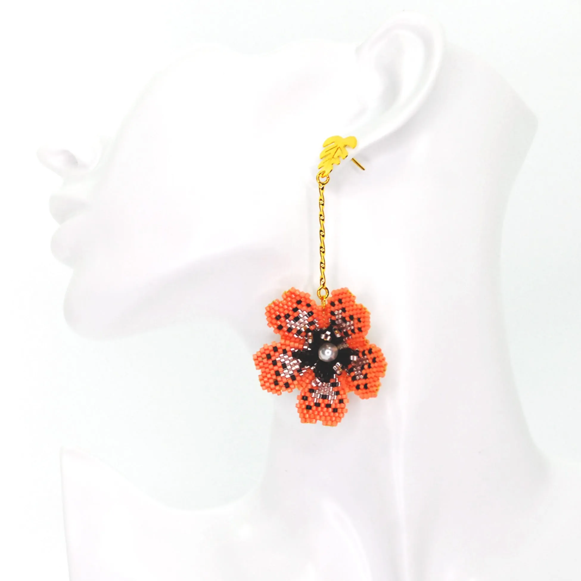 Libia: Pink Czech Delica Flower