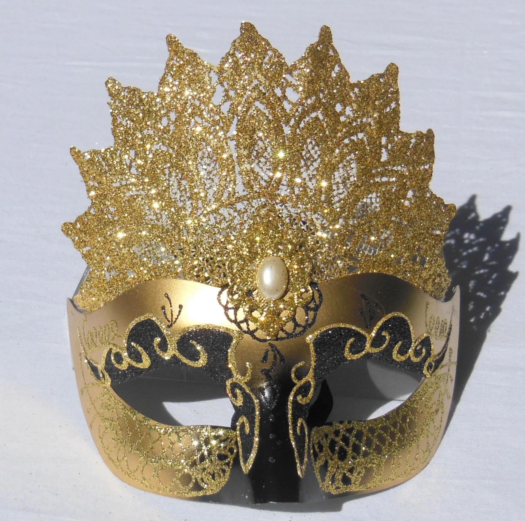 Madora Ball Eye Mask