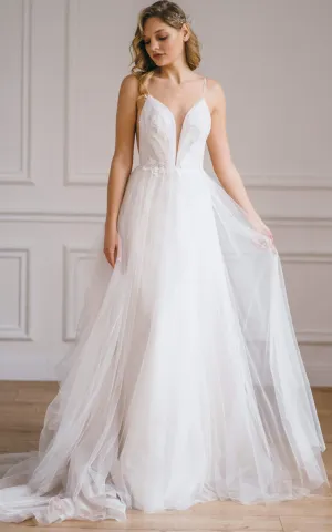 Modern Brush Train Sleeveless Tulle A Line Deep-V Back Wedding Dress with Appliques-716285