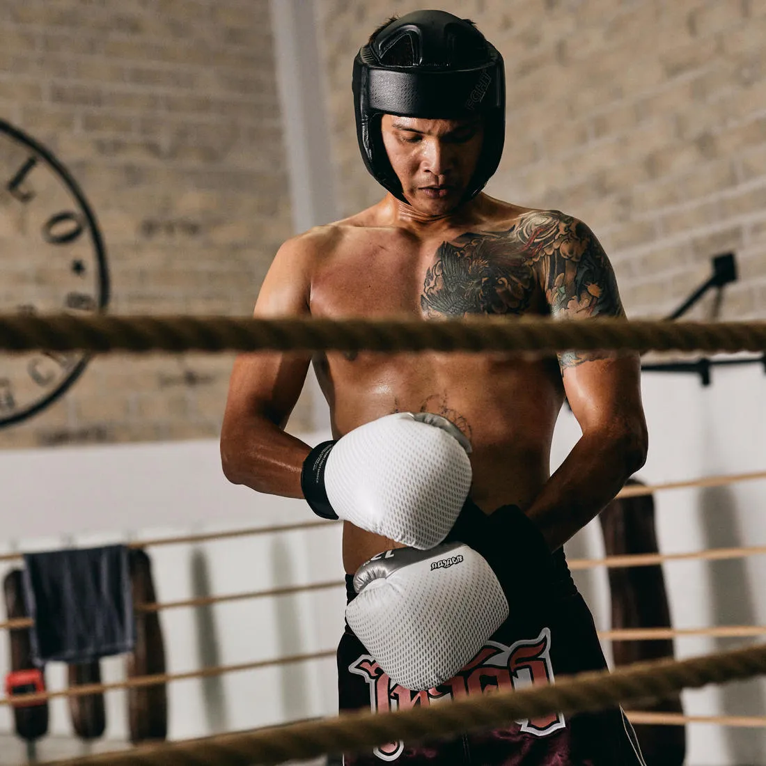 Muay Thai Leather Gloves 500 - White/Silver