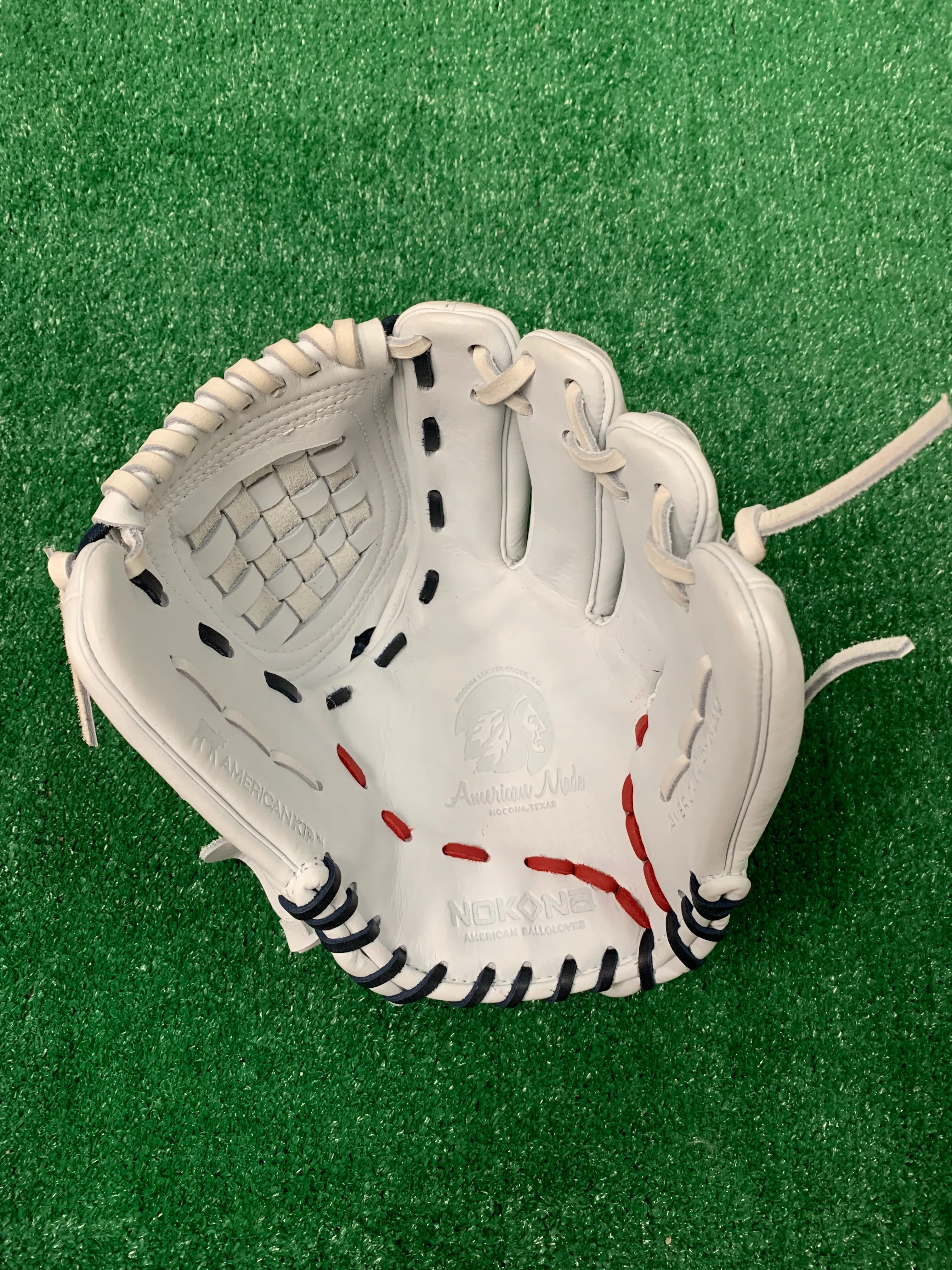 Nokona American Kip™ 12" Fastpitch Glove - White