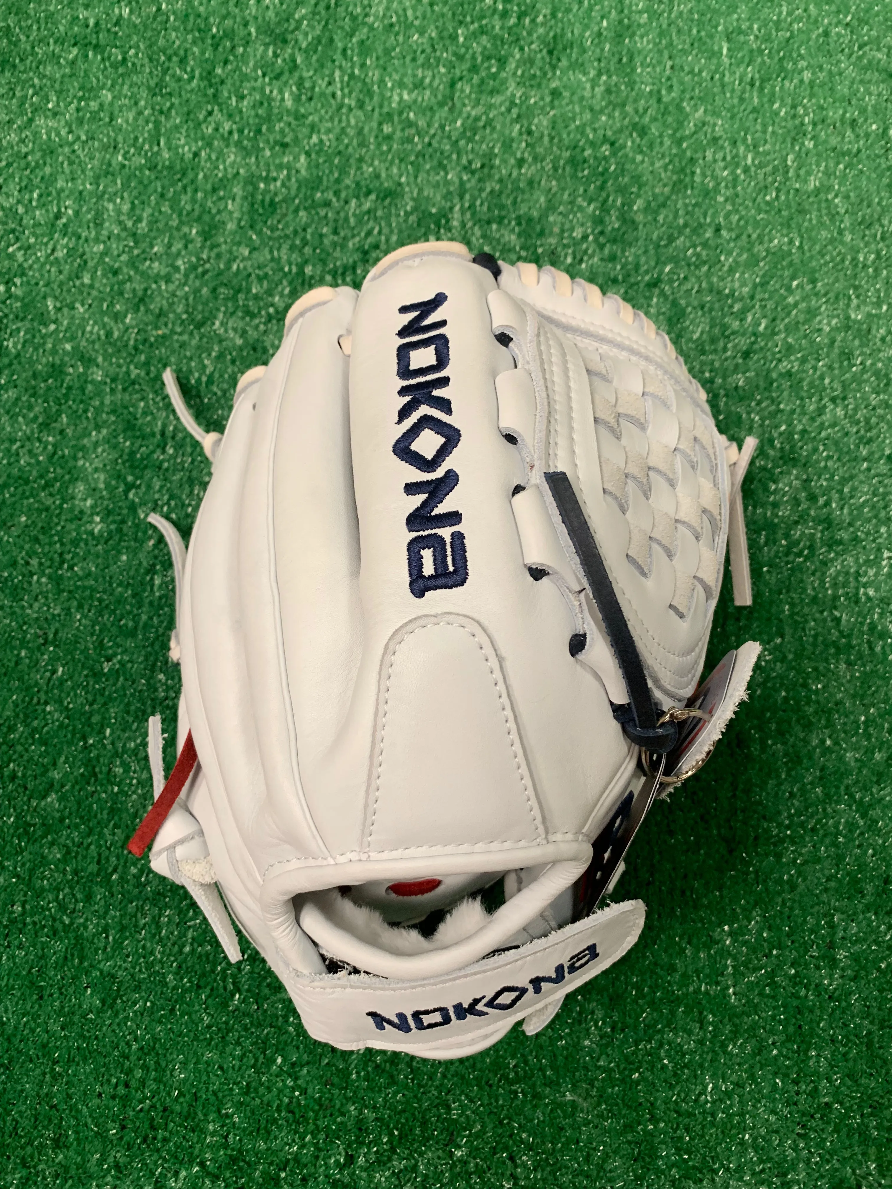 Nokona American Kip™ 12" Fastpitch Glove - White