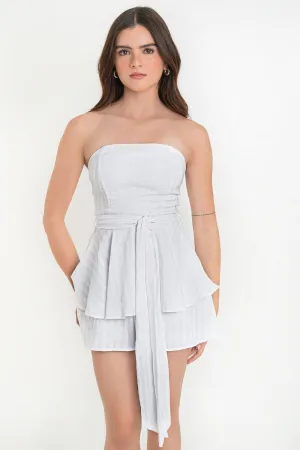 Playsuit strapless de rayas con cinturón