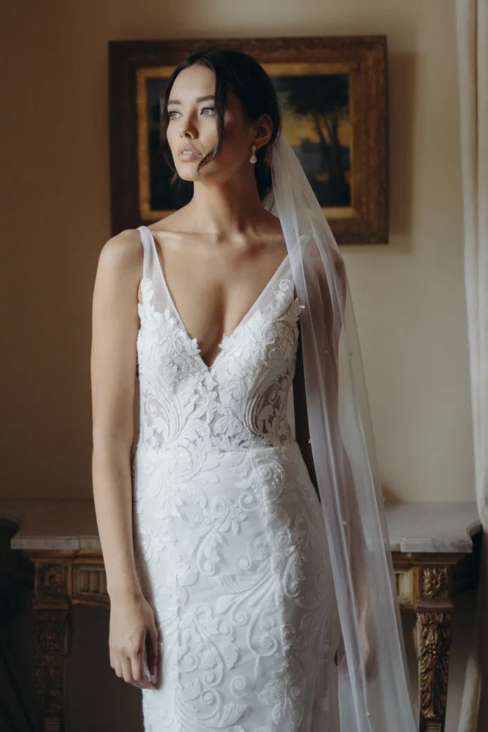 Plunging V-neck Sexy Mermaid Sleeveless Lace Court Train Bridal Gown With Deep V-back-715844