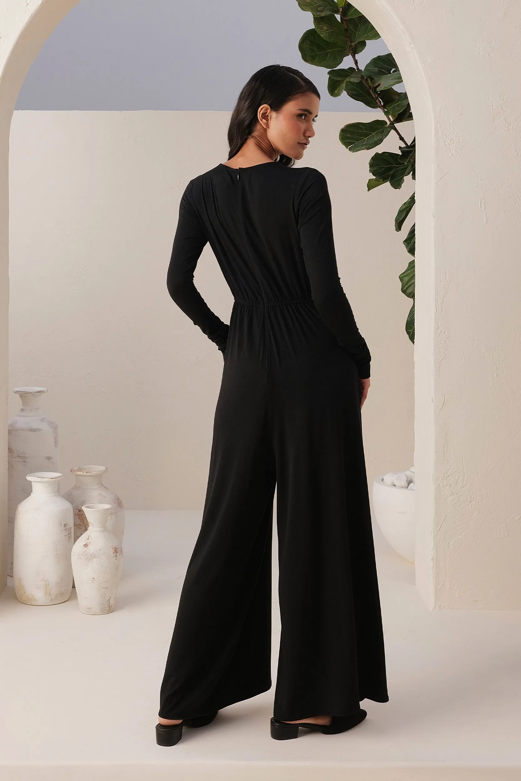 Sand Skin Sleeves Jumpsuit (Black)