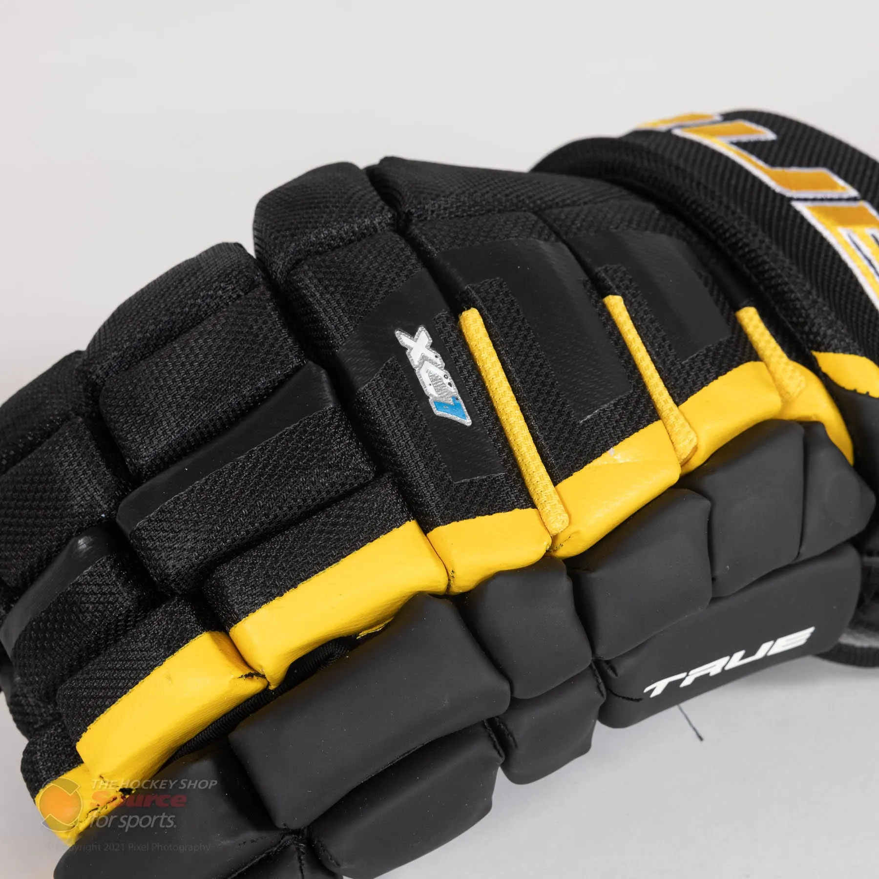 TRUE XC7 Senior Hockey Gloves