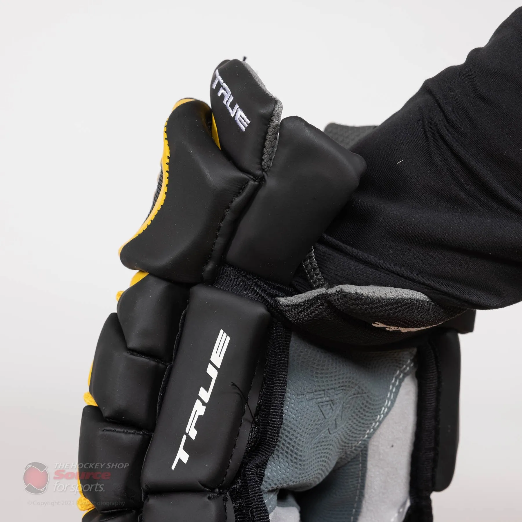 TRUE XC7 Senior Hockey Gloves