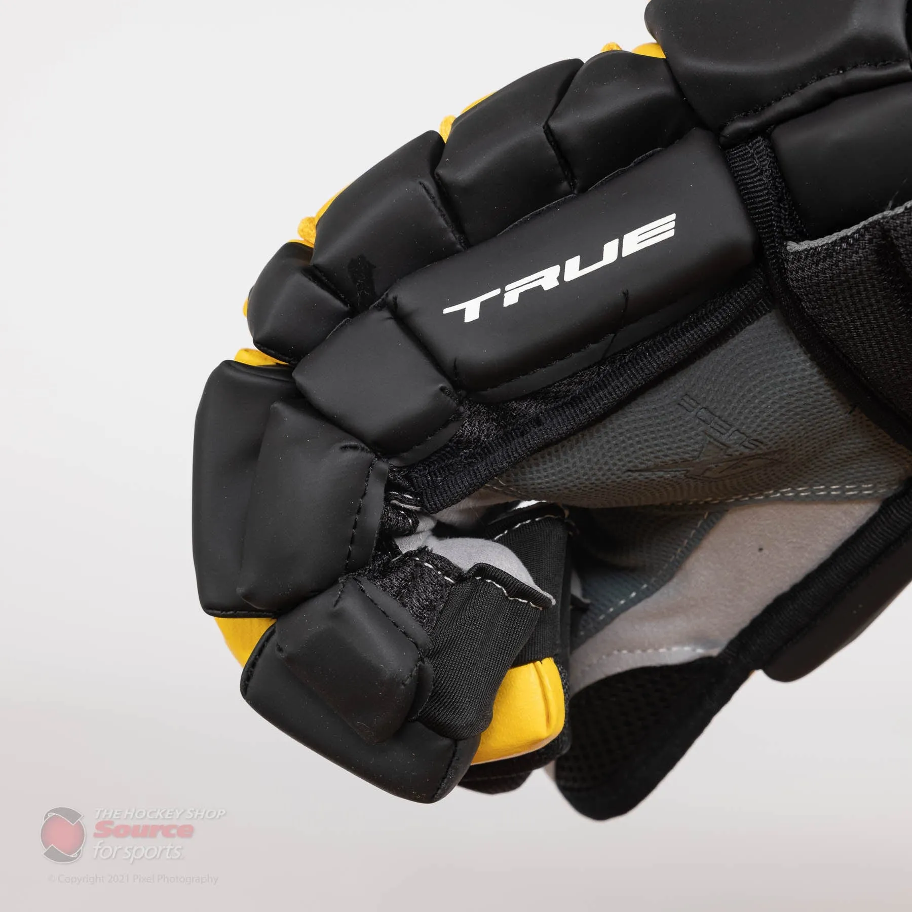 TRUE XC7 Senior Hockey Gloves