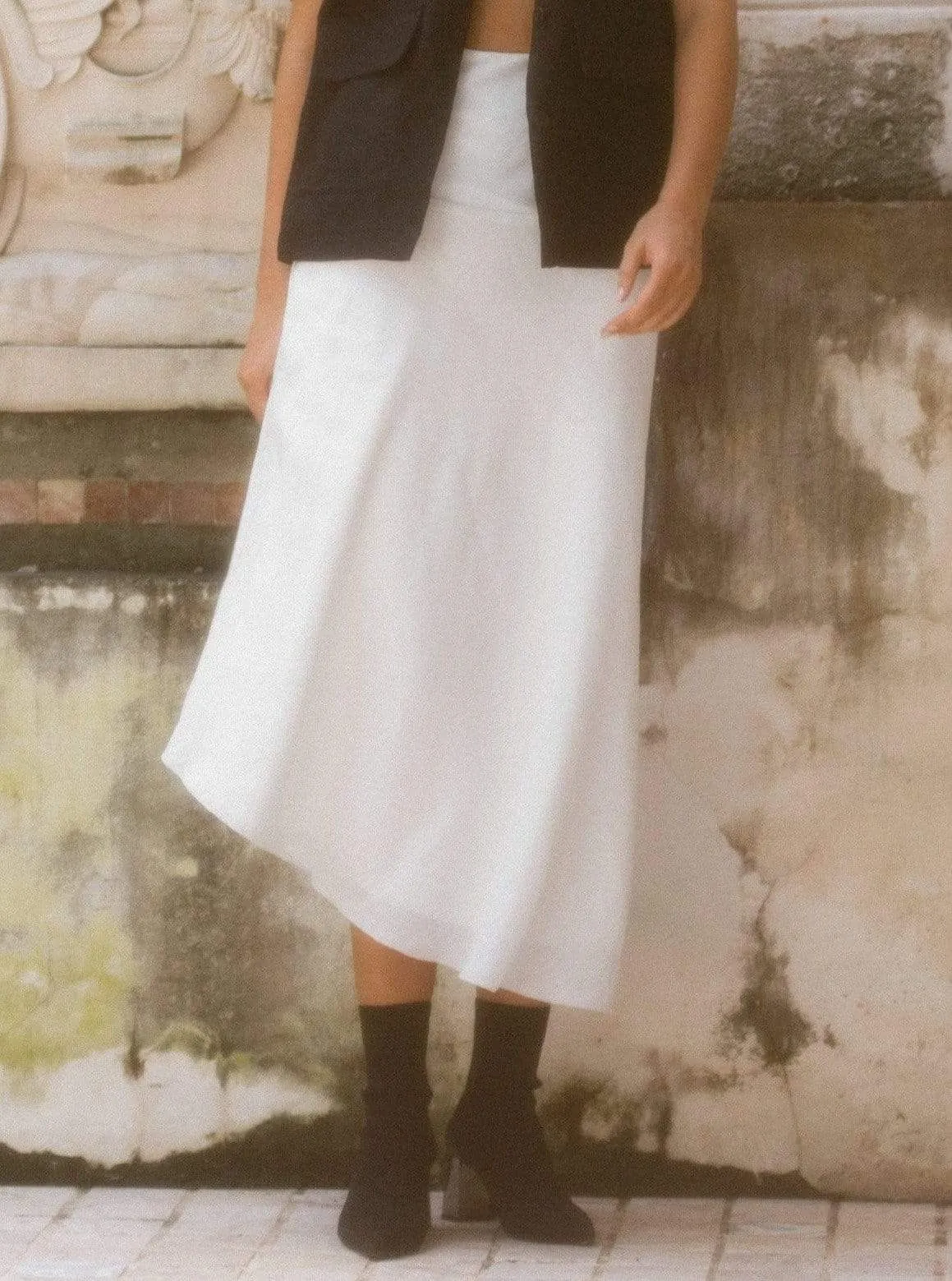 VALERY Asymmetrical Linen Skirt white