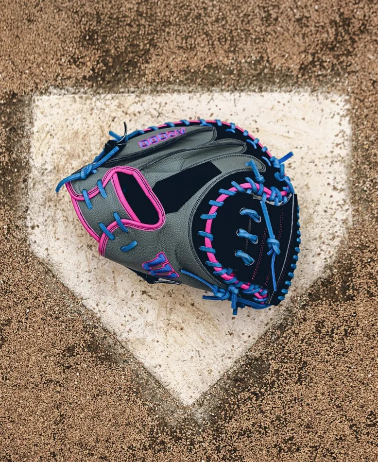 Wilson Spring 2025 A2000® M23 33.5" Baseball Catcher's Mitt